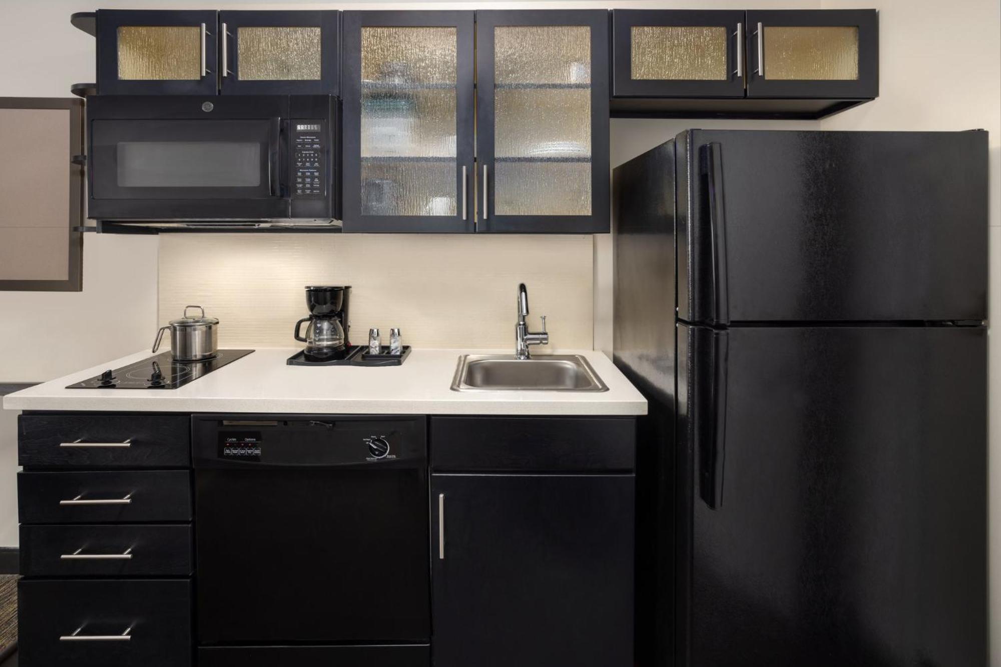 Candlewood Suites Philadelphia - Airport Area By Ihg Chester Zewnętrze zdjęcie