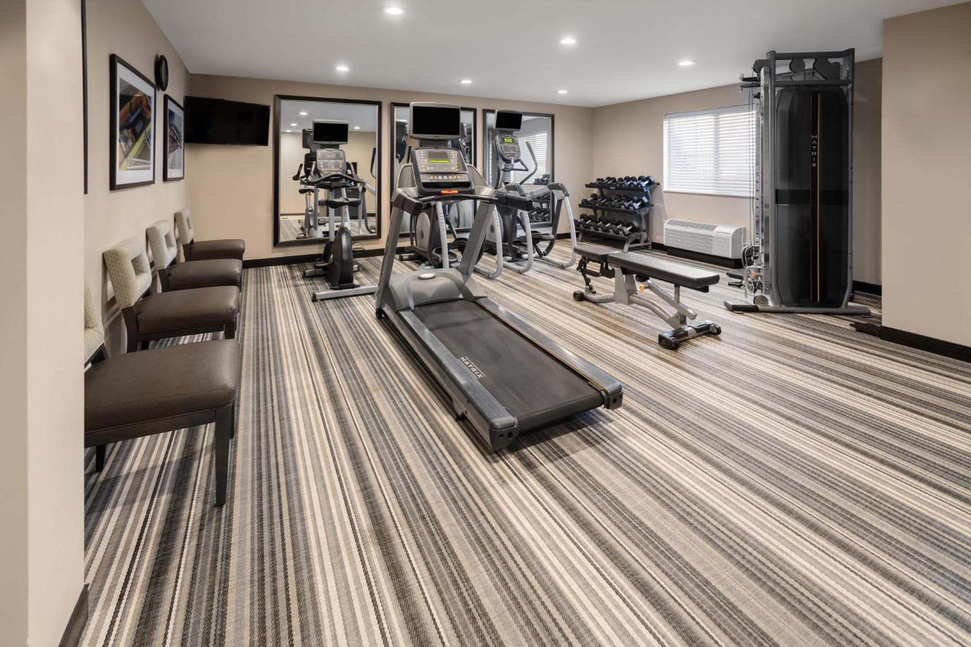 Candlewood Suites Philadelphia - Airport Area By Ihg Chester Zewnętrze zdjęcie